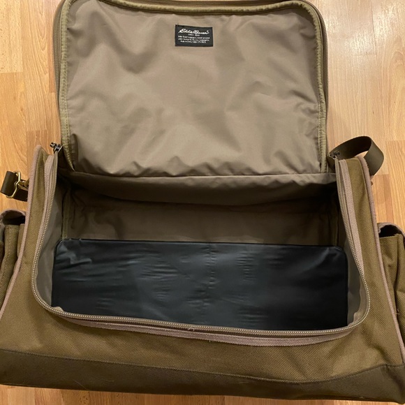 Vintage Eddie Bauer Canvas Duffel. Brass hardware. Leather handle. Beautiful. - Picture 6 of 9